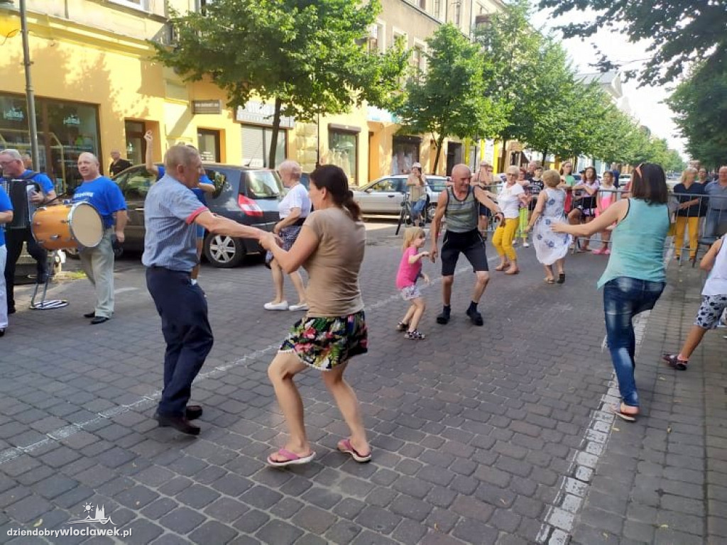 Grill i potańcówka na 3 Maja z Łęgowianami