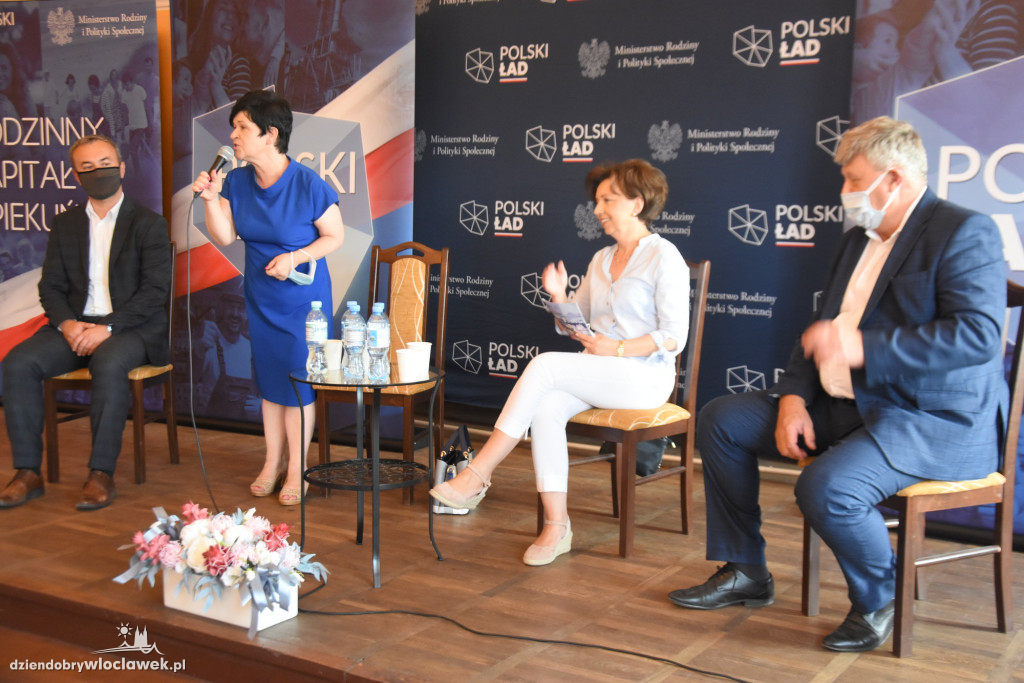 Minister Marlena Maląg z wizytą we Włocławku