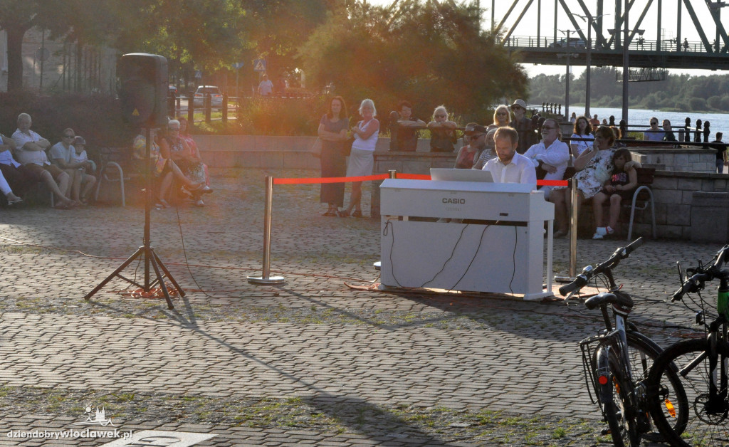 Włocławskie Koncerty Plenerowe: Recital Wojciecha Marciniaka