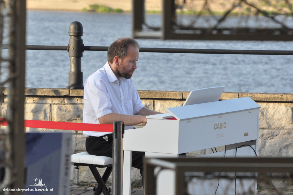 Włocławskie Koncerty Plenerowe: Recital Wojciecha Marciniaka