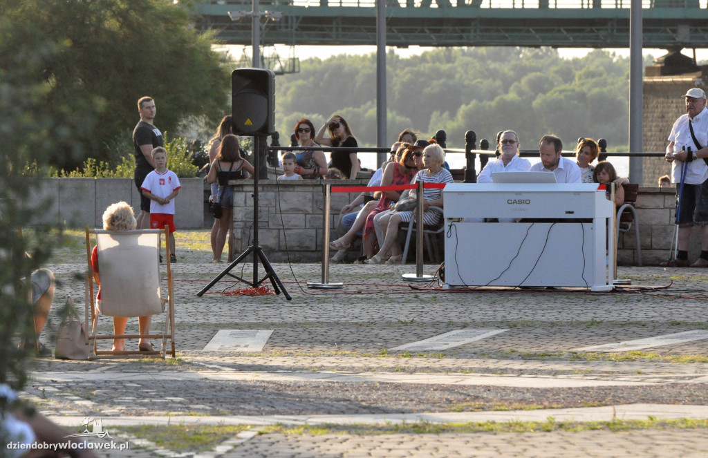 Włocławskie Koncerty Plenerowe: Recital Wojciecha Marciniaka