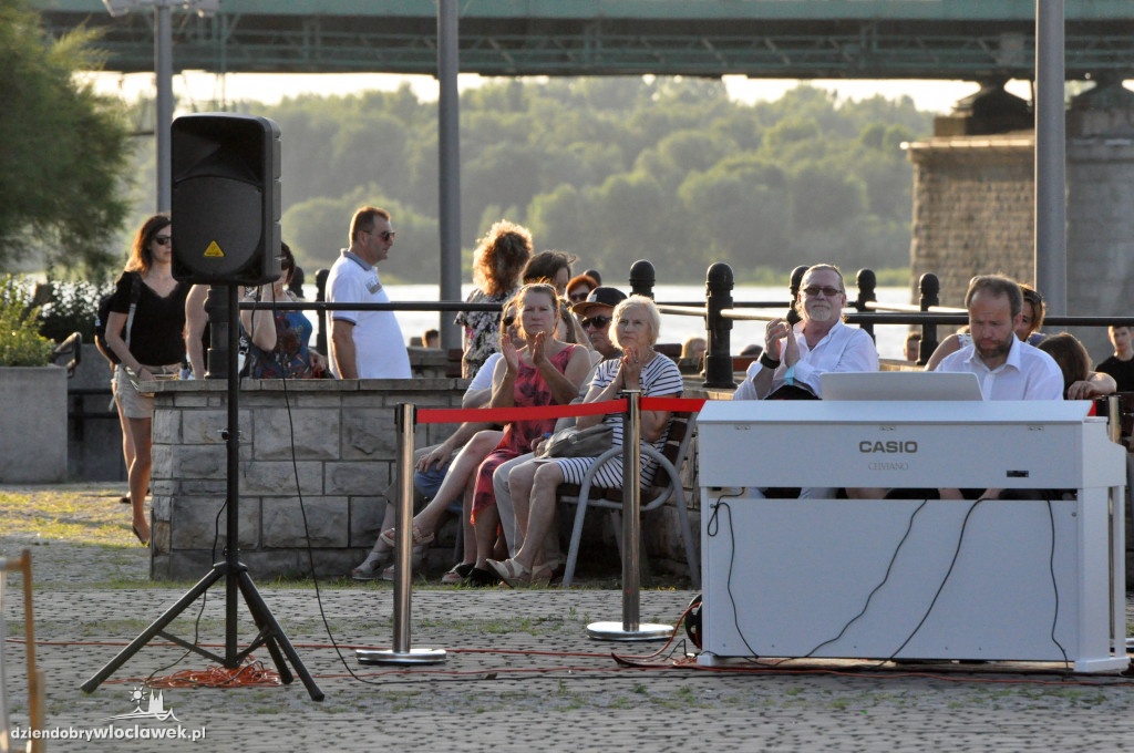 Włocławskie Koncerty Plenerowe: Recital Wojciecha Marciniaka