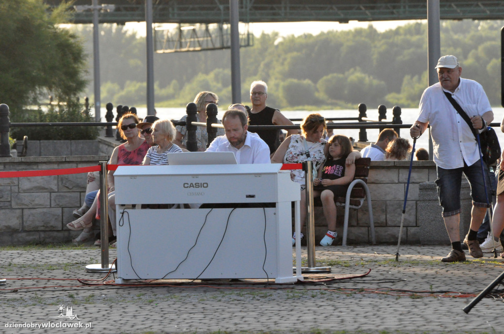 Włocławskie Koncerty Plenerowe: Recital Wojciecha Marciniaka