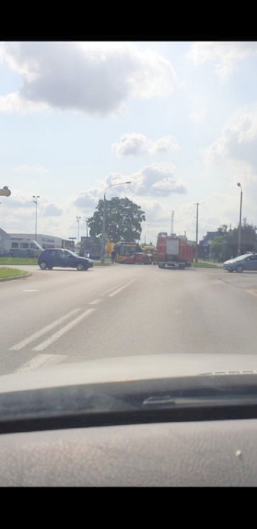 Zderzenie osobówki i autobusu