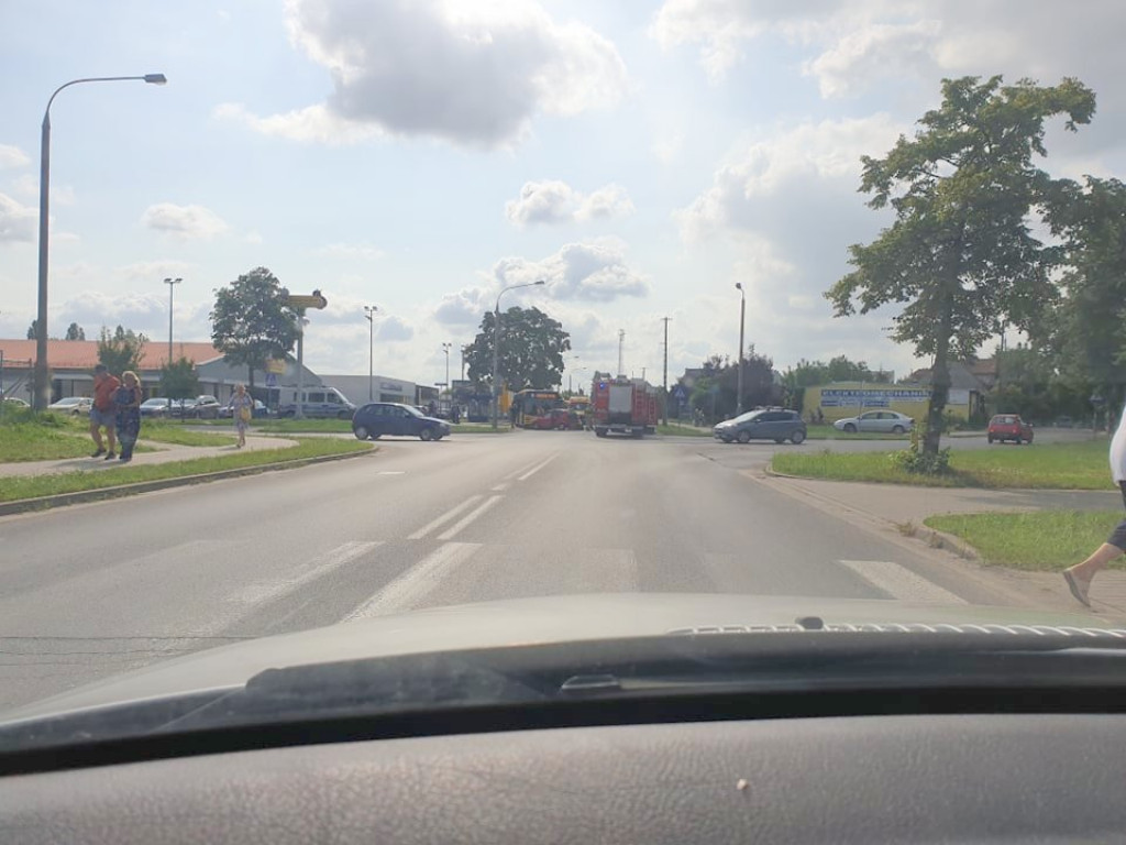 Zderzenie osobówki i autobusu