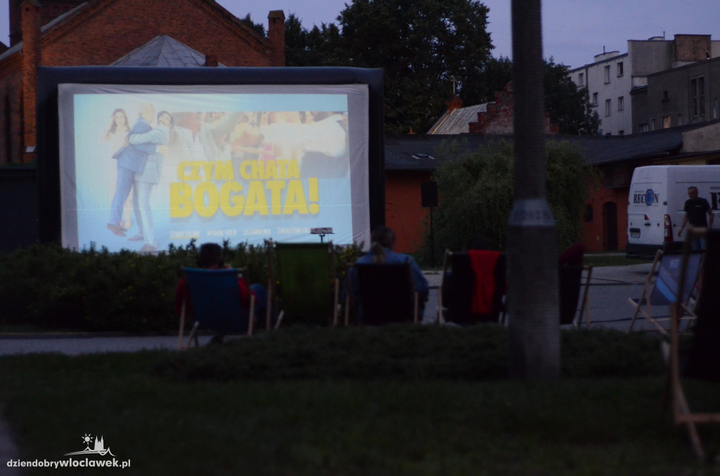 Kino pod chmurką przy Teatrze