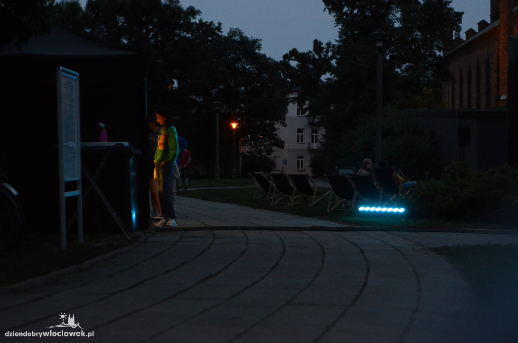 Kino pod chmurką przy Teatrze