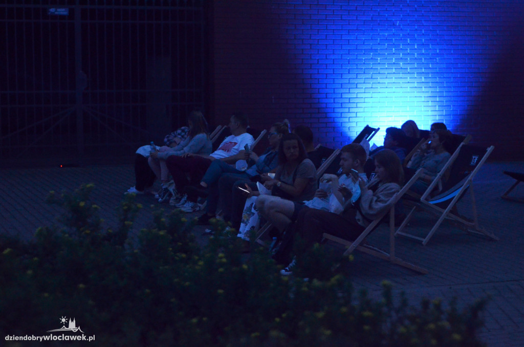 Kino pod chmurką przy Teatrze