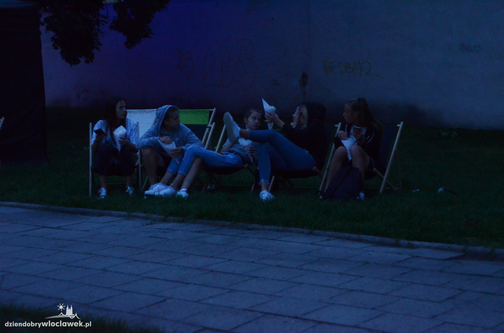 Kino pod chmurką przy Teatrze