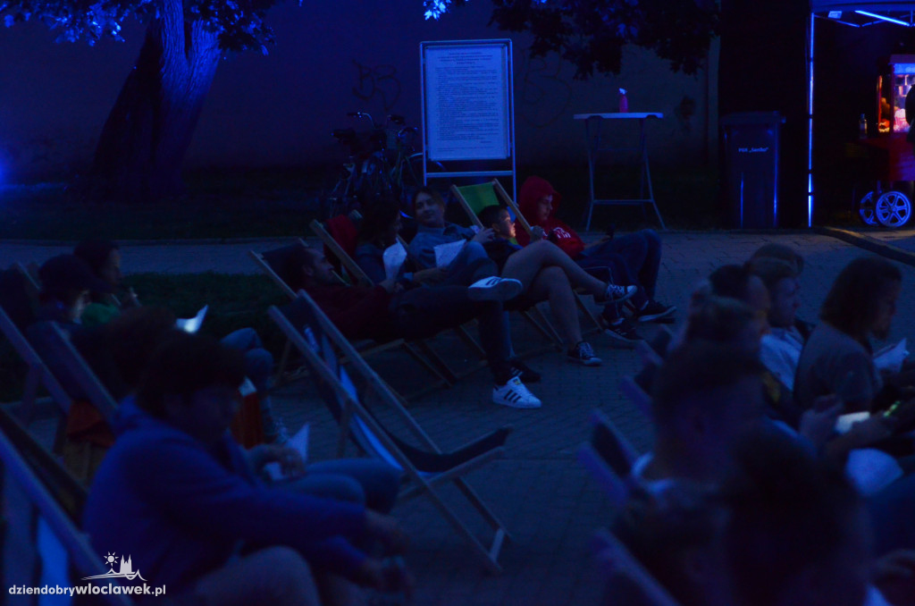 Kino pod chmurką przy Teatrze