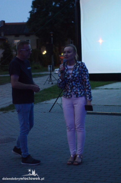 Kino pod chmurką przy Teatrze