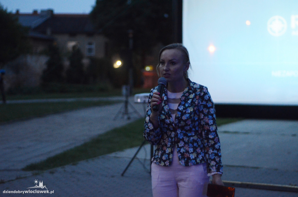 Kino pod chmurką przy Teatrze