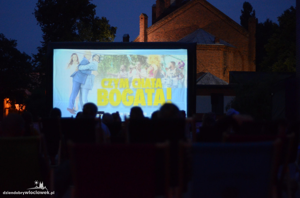 Kino pod chmurką przy Teatrze