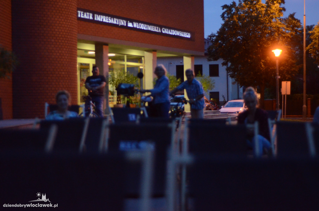 Kino pod chmurką przy Teatrze