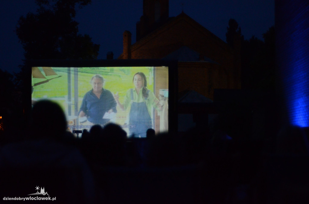 Kino pod chmurką przy Teatrze