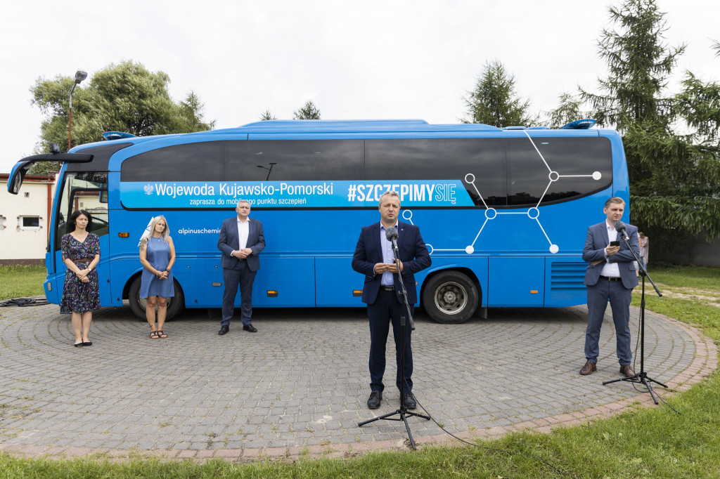 Szczepionkobus ruszył w trasę