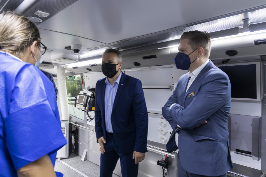 Szczepionkobus ruszył w trasę