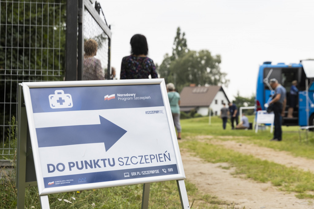 Szczepionkobus ruszył w trasę