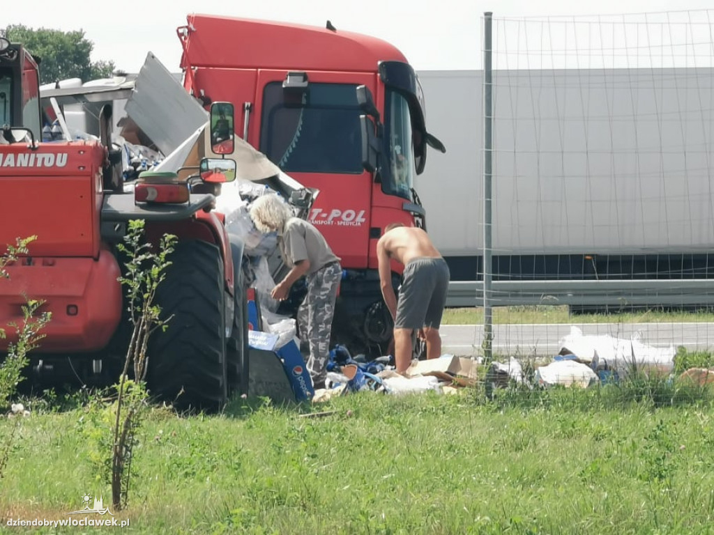 Ciężarówka z pepsi wpadła do rowu!