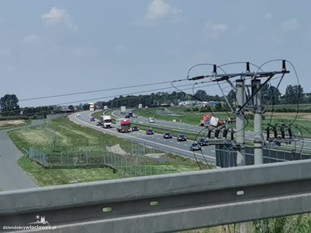 Ciężarówka z pepsi wpadła do rowu!