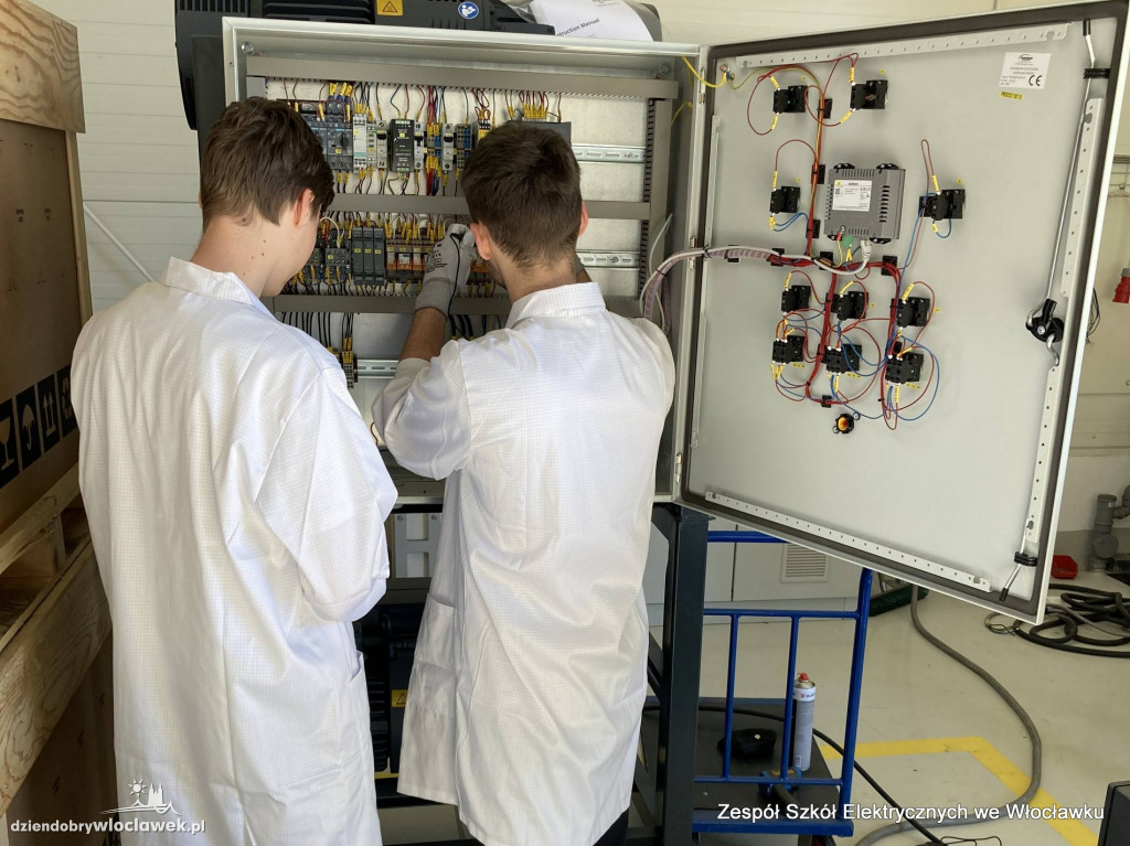 Pracowite wakacje uczniów włocławskiego Elektryka