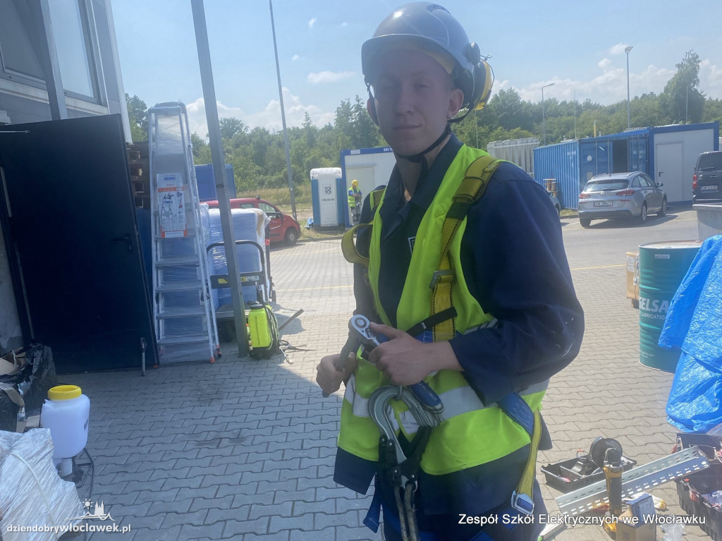 Pracowite wakacje uczniów włocławskiego Elektryka