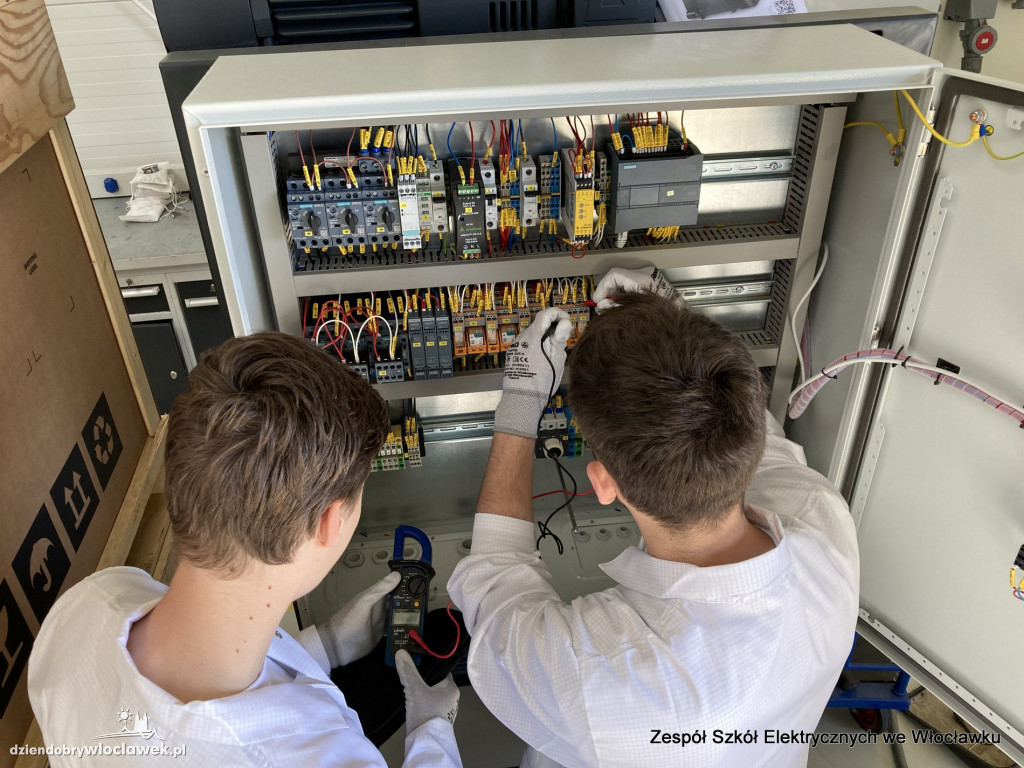 Pracowite wakacje uczniów włocławskiego Elektryka