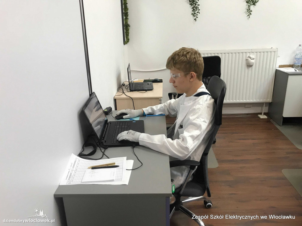 Pracowite wakacje uczniów włocławskiego Elektryka