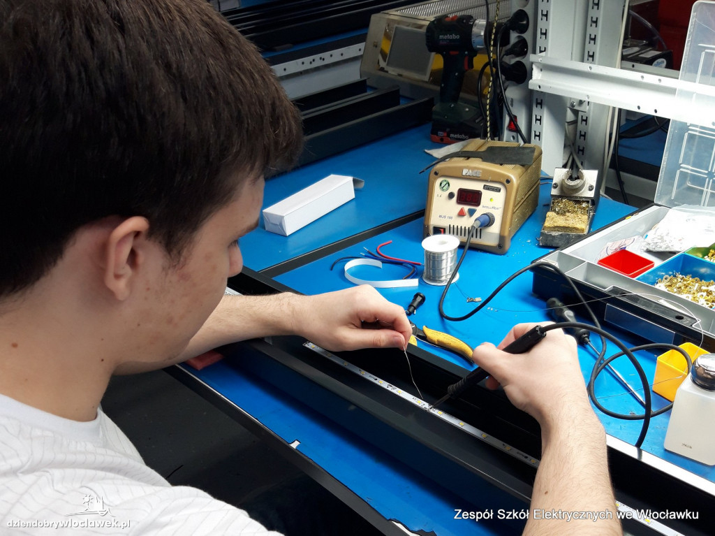 Pracowite wakacje uczniów włocławskiego Elektryka