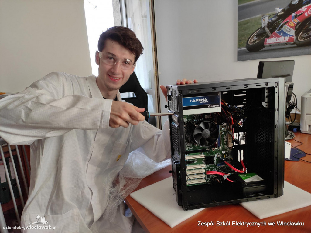 Pracowite wakacje uczniów włocławskiego Elektryka
