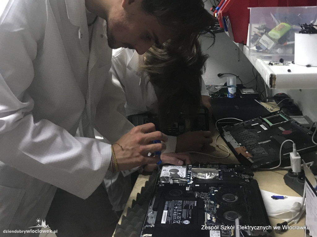 Pracowite wakacje uczniów włocławskiego Elektryka