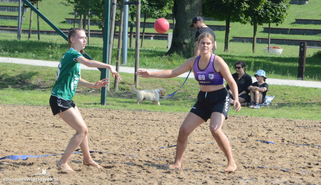 Półfinał Mistrzostw Polski juniorek młodszych w piłce ręcznej plażowej