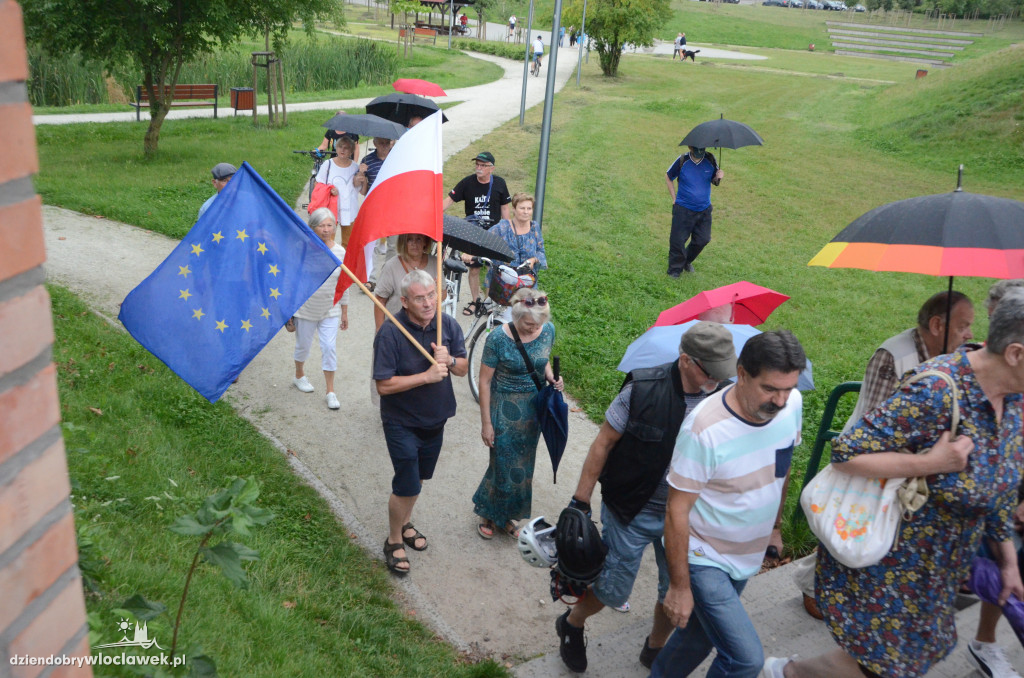 Manifestacja w obronie TVN i wolnych mediów