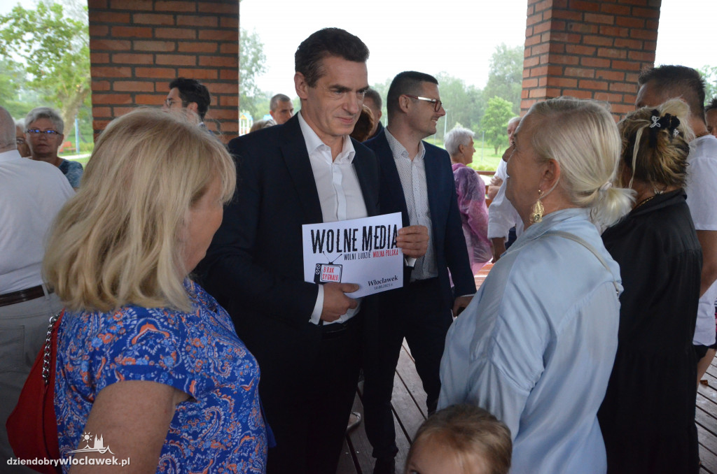 Manifestacja w obronie TVN i wolnych mediów