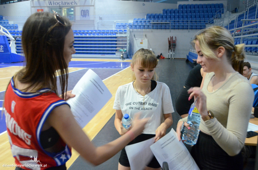 Casting dla nowych cheerleaderek!