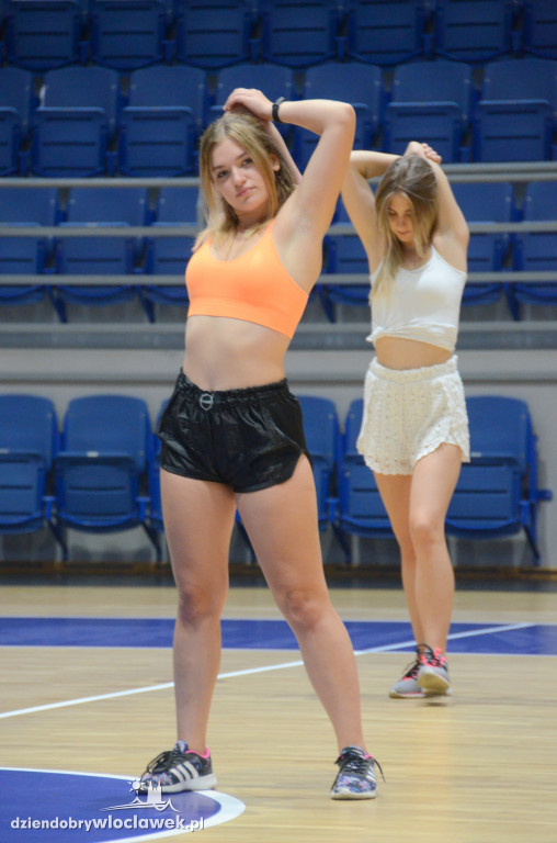 Casting dla nowych cheerleaderek!