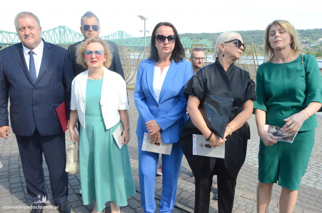 Odsłonięcie Alei Zasłużonych dla Włocławka