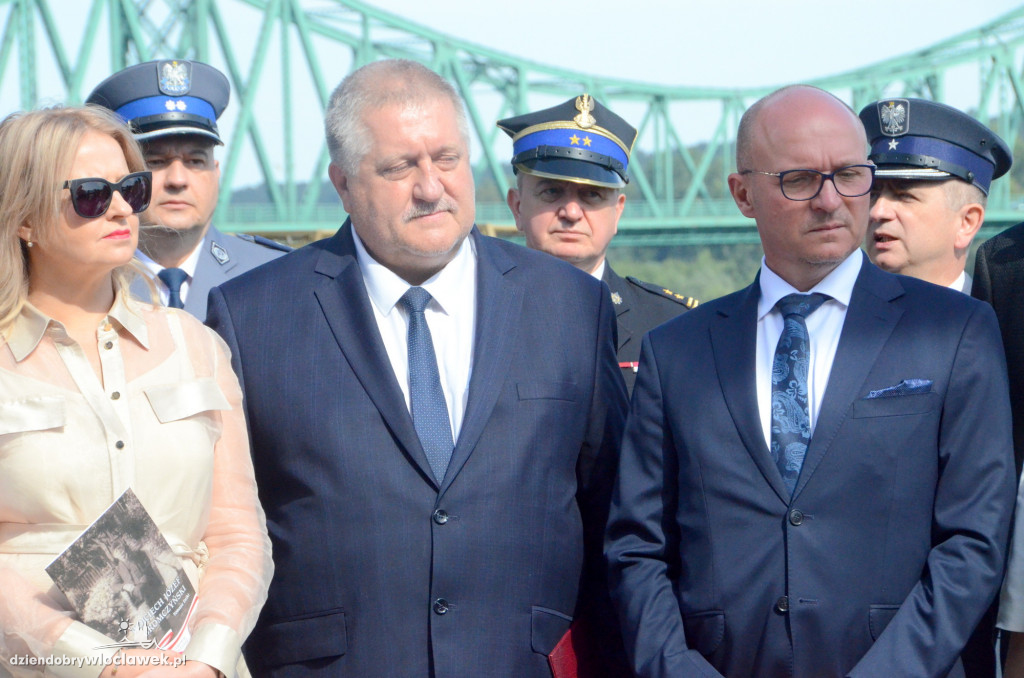 Odsłonięcie Alei Zasłużonych dla Włocławka