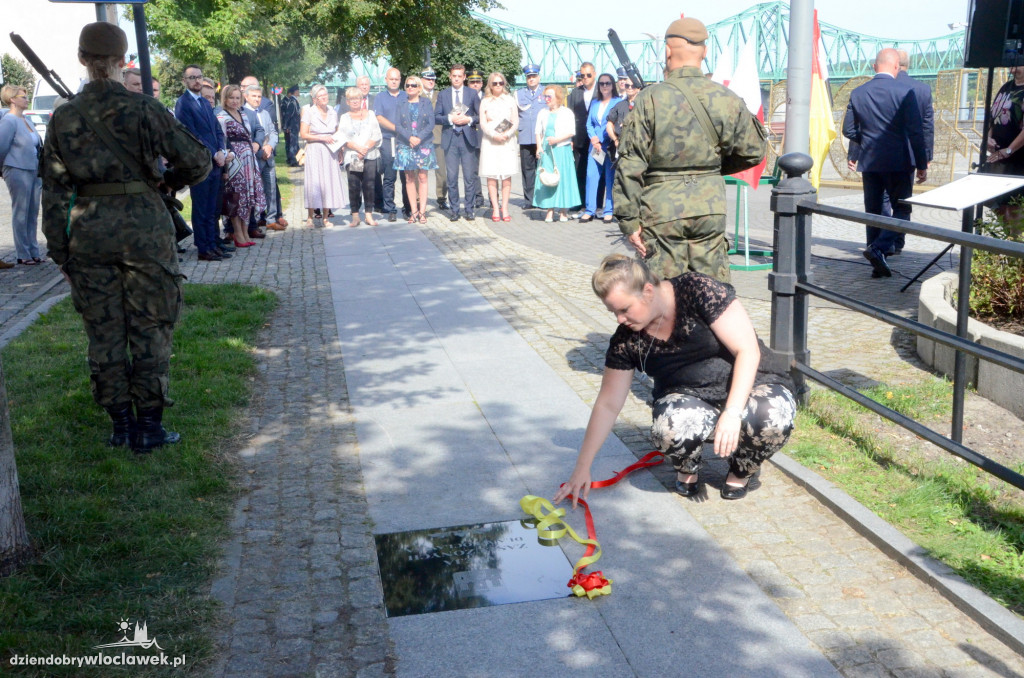 Odsłonięcie Alei Zasłużonych dla Włocławka
