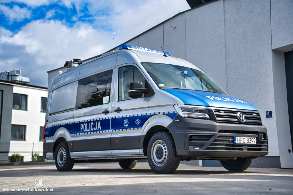 Nowy specjalistyczny radiowóz dla policji