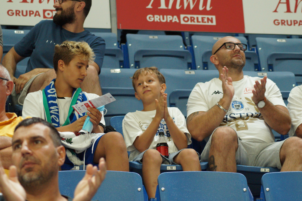 Kibice na meczu Anwil vs Arka