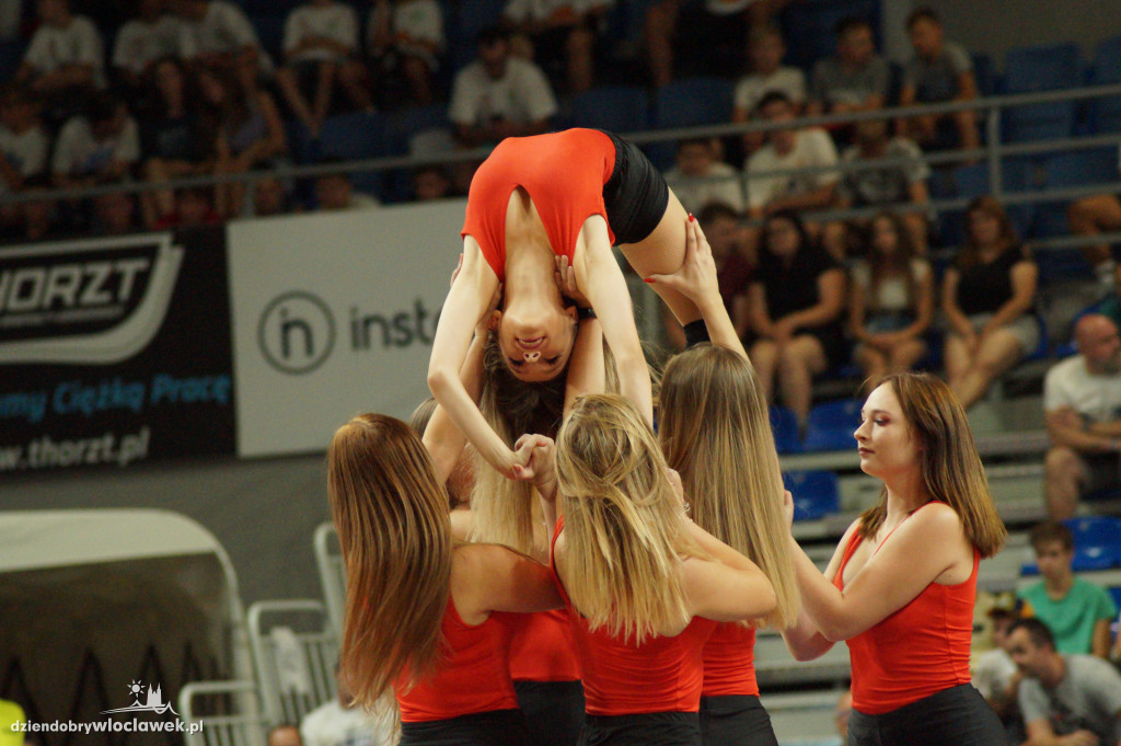 Cheerleaderki na meczu Anwil vs Asseco