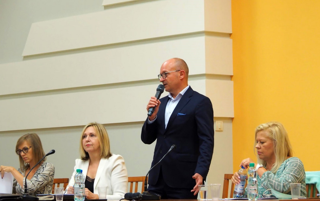 Spotkanie dyrektorów szkół w ratuszu