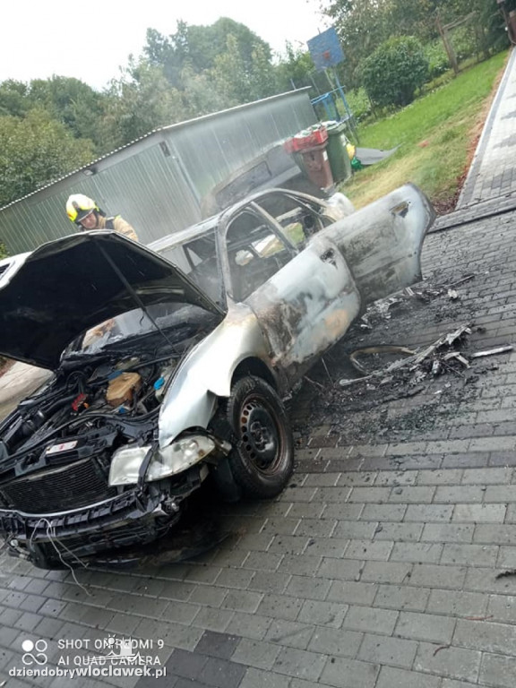 Osobowe audi kompletnie spłonęło