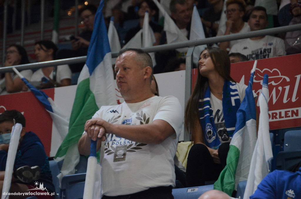 Kibice na Anwil Basketball Cup