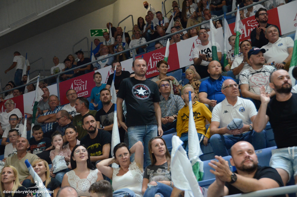 Kibice na Anwil Basketball Cup