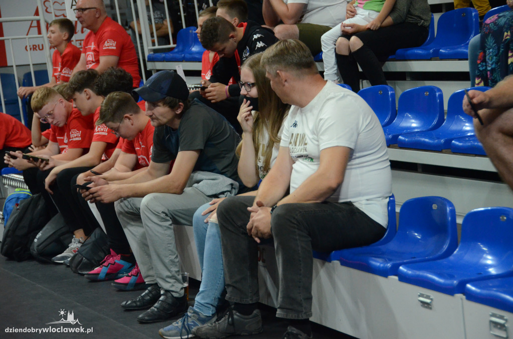 Kibice na Anwil Basketball Cup