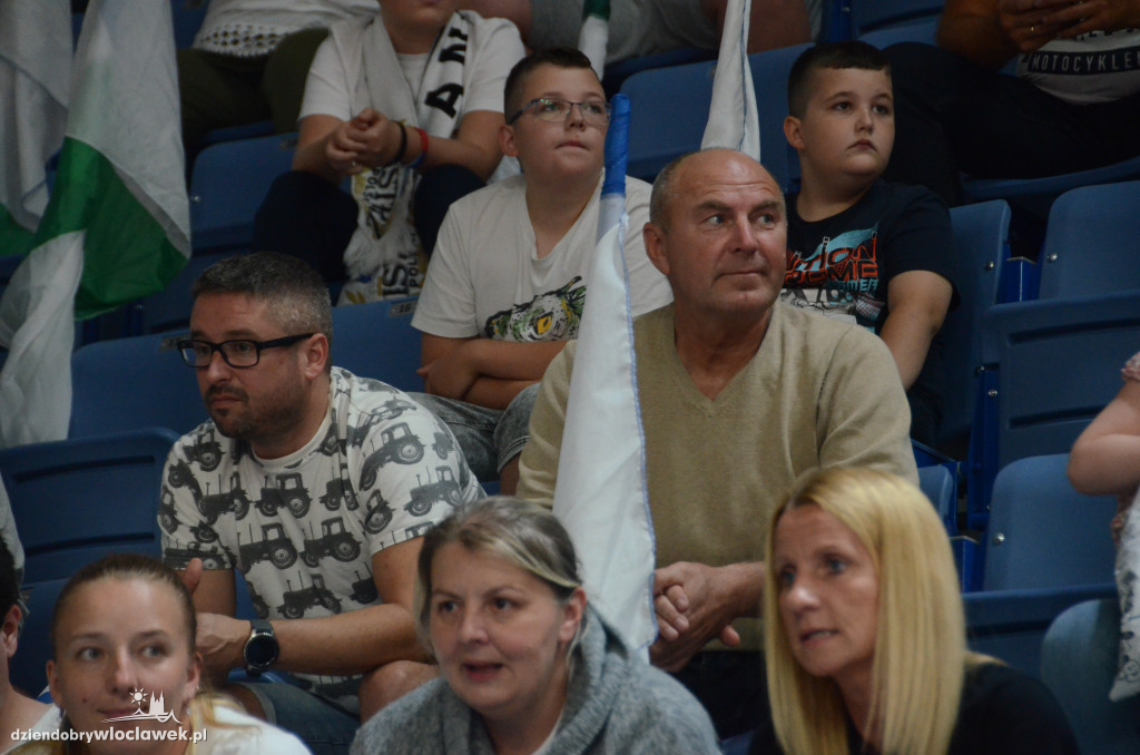 Kibice na Anwil Basketball Cup