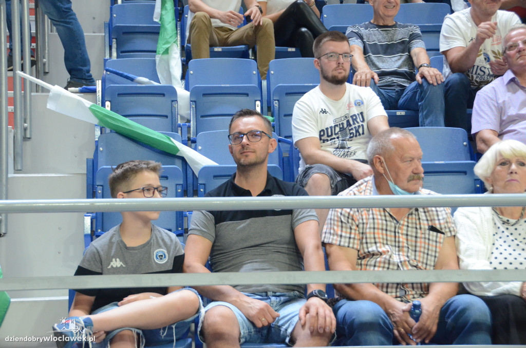 Kibice na Anwil Basketball Cup