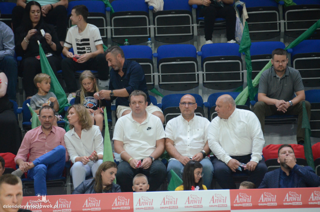Kibice na Anwil Basketball Cup